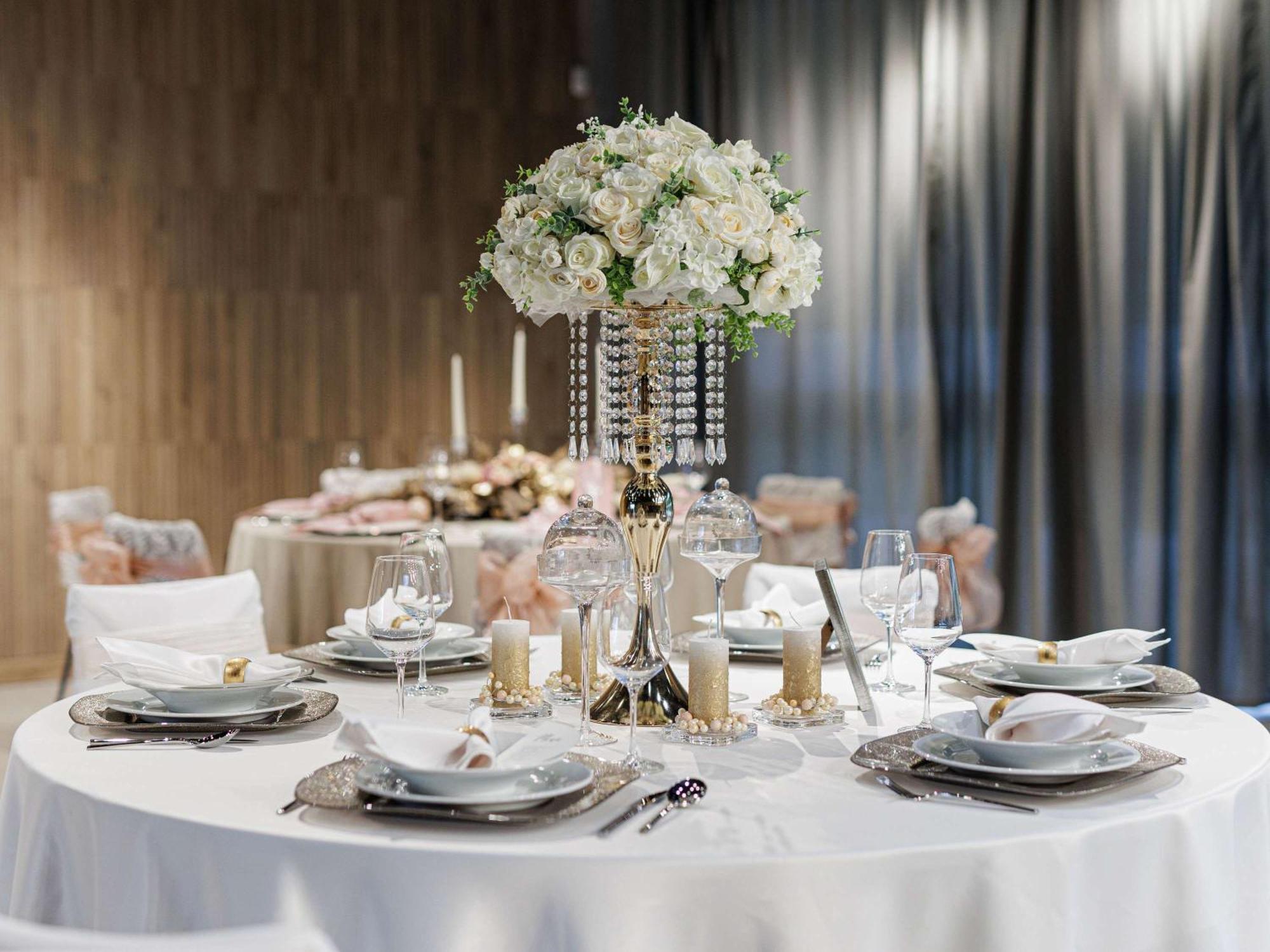 Minaro Hotel Tokaj - Mgallery Collection (Adults Only) Exterior foto A table set for a formal dinner